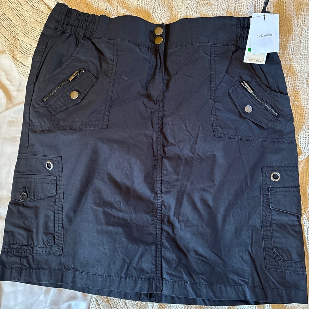 Women’s Calvin Klein skirt.
